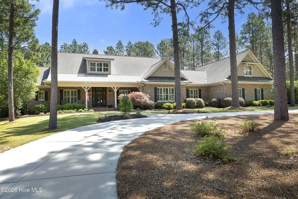 35 Quaker Ridge Road, Pinehurst, NC 28374 — 4-bedroom home in CCNC, Pinehurst, NC, photo 1 of 63: 01Front
