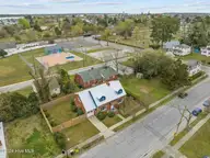 916 Bern Street, New Bern, NC 28560 — 3-bedroom home, New Bern, NC, photo 1 of 40
