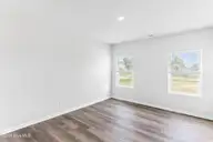 609 S Squires Run Lane, Richlands, NC 28574 — 3-bedroom home in Squires Run Village, Richlands, NC, photo 15 of 31: Master Bedroom