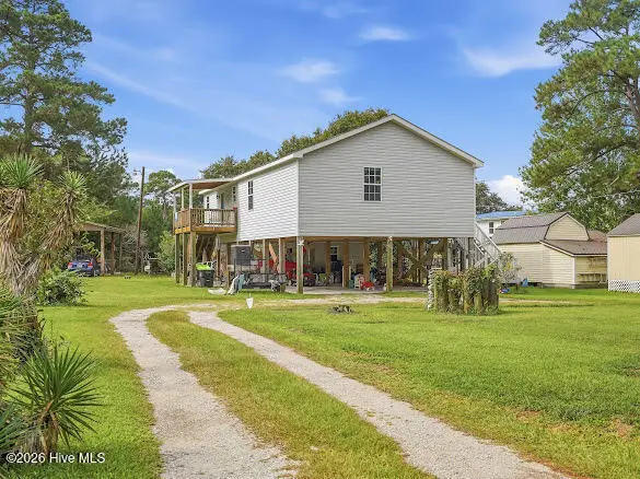 131 Circle Drive, Cedar Point, NC 28584 — 3-bedroom manufactured home, Cedar Point, NC, photo 1 of 39: IMG_9850