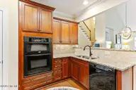 140 Shadow Creek Court, Pinehurst, NC 28374 — 2-bedroom townhome in Villas at Forest Hills, Pinehurst, NC, photo 10 of 39: Kitchen