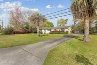 240 Jeb Stuart Drive, Wilmington, NC 28412 — 3-bedroom home in Pine Valley Estates, Wilmington, NC, photo 2 of 36: 29_img_0652