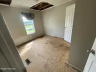 102 Cypress Knee Drive, Richlands, NC 28574 — 3-bedroom manufactured home in Jenkins Creek, Richlands, NC, photo 11 of 18