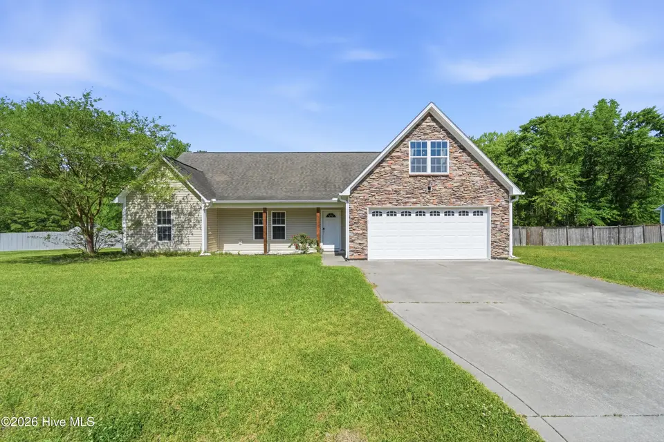 225 Blue Creek Farms Drive, Jacksonville, NC 28540 — 4-bedroom home in Blue Creek Farms, Jacksonville, NC, photo 1 of 49: Main