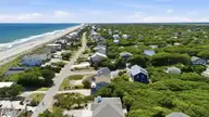 6820 Ocean Drive, Emerald Isle, NC 28594 — 3-bedroom waterfront home in Columbus Square, Emerald Isle, NC, photo 7 of 39: 6820 Ocean Drive