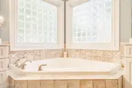 725 Lake Forest Drive SE, Pinehurst, NC 28374 — 4-bedroom home in Pinemere, Pinehurst, NC, photo 24 of 43: Primary Ensuite