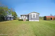 241 Windwood Drive, Elizabeth City, NC 27909 — 3-bedroom waterfront home in Glen Cove, Elizabeth City, NC, photo 6 of 36: 01-241-Windwood-Dr
