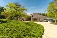 655 Diamondhead Drive S, Pinehurst, NC 28374 — 3-bedroom waterfront home in Unit 13, Pinehurst, NC, photo 5 of 57: 655 Diamondhead EXT-1