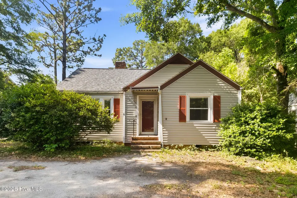 4924 Oleander Drive, Wilmington, NC 28403 — 4-bedroom home, Wilmington, NC, photo 1 of 44