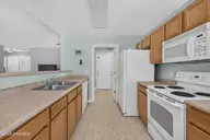 214 Gardenview Court NE, Leland, NC 28451 — 3-bedroom home in Creekview Estates, Leland, NC, photo 14 of 32