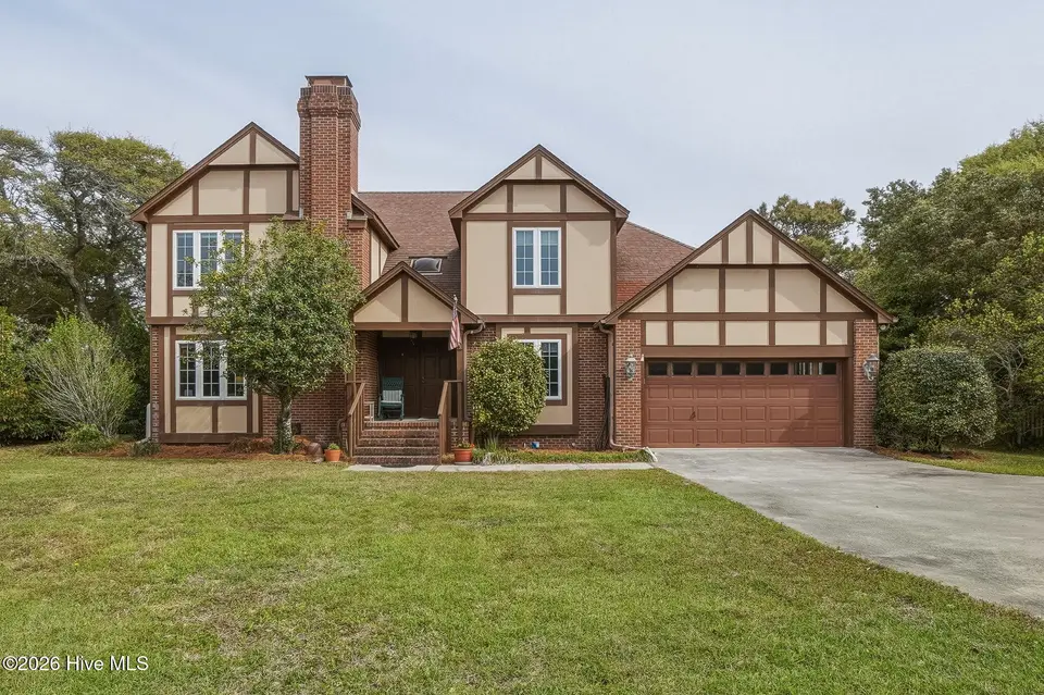 105 Laurel Court, Pine Knoll Shores, NC 28512 — 3-bedroom home in Piksco, Pine Knoll Shores, NC, photo 1 of 64: 2-web-or-mls-chadwick-visuals-105-laurel