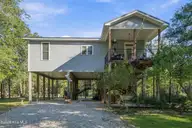 1291 River Bend Drive, Burgaw, NC 28425 — 2-bedroom waterfront home in River Bend, Burgaw, NC, photo 2 of 57: 1291_river_bend_dr_002