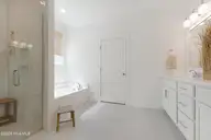 127 Windswept Lane, Beaufort, NC 28516 — 4-bedroom home in Beaufort Club, Beaufort, NC, photo 24 of 60: Primary ensuite