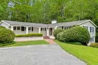 402 Country Club Drive, Jacksonville, NC 28546 — 3-bedroom home in Country Club, Jacksonville, NC, photo 4 of 76
