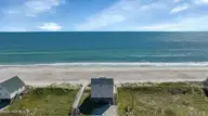 194 Topsail Road, North Topsail Beach, NC 28460 — 3-bedroom waterfront home in Old Settlers Beach, North Topsail Beach, NC, photo 5 of 53: 52089eb8-2615-4cf2-b302-0b69beec0aeb