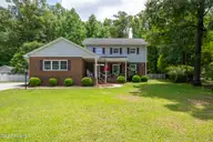 3403 Wedgewood Drive, Trent Woods, NC 28562 — 4-bedroom home in Country Club Hills, Trent Woods, NC, photo 1 of 45: 3403 Wedgewood Drive, Trent Woods, NC