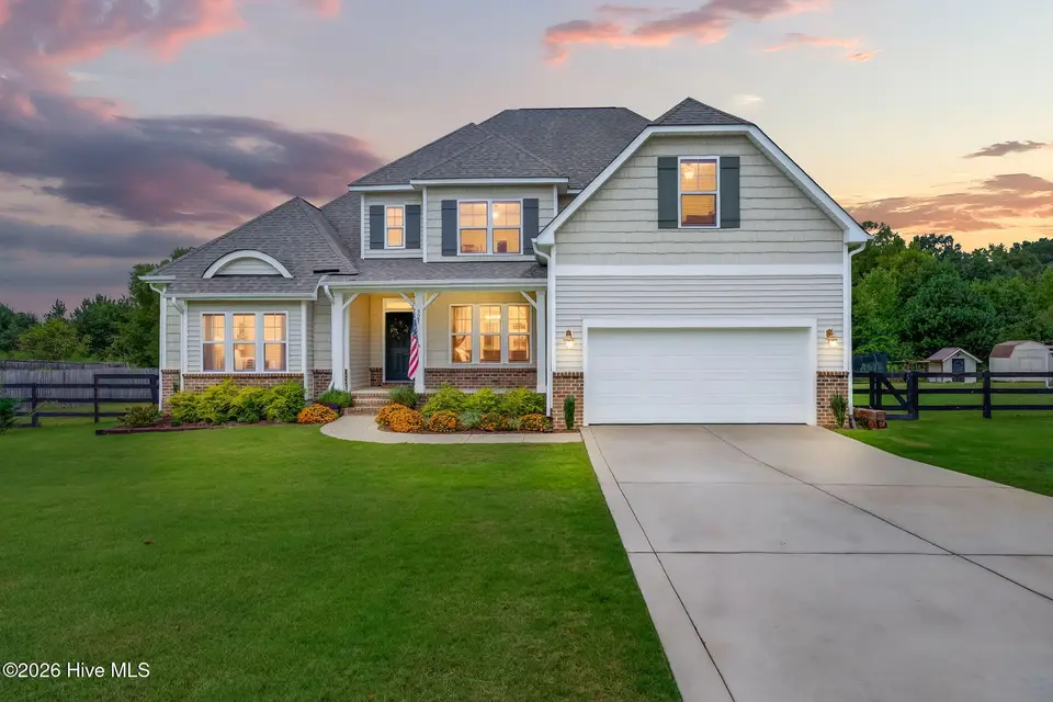525 Daylily Court, Carthage, NC 28327 — 4-bedroom home in Meadows at Farm Life, Carthage, NC, photo 1 of 48: 1-web-or-mls-DSC00001-D2D