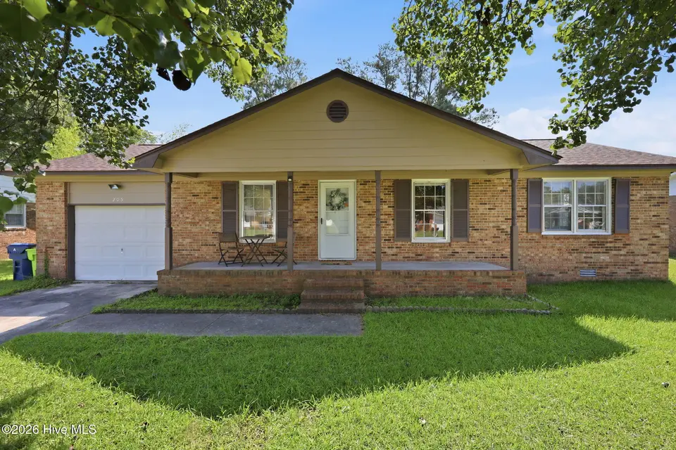 205 Wildwood Road, Havelock, NC 28532 — 3-bedroom home in Woodhaven, Havelock, NC, photo 1 of 36: 1-web-or-mls-0C0A8880