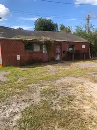 2260 Wilmington Highway, Jacksonville, NC 28540 — 2-bedroom home, Jacksonville, NC, photo 9 of 10: 2254 Wilm Hwy