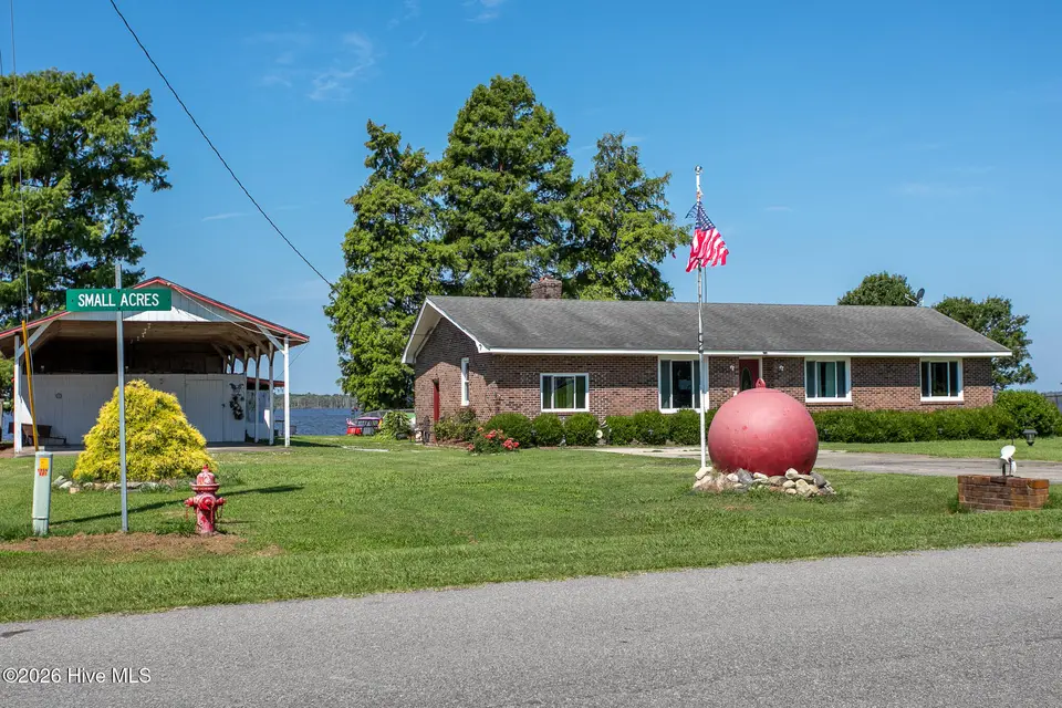 1303 Little River Drive, Elizabeth City, NC 27909 — 3-bedroom waterfront home in Smalls Acres, Elizabeth City, NC, photo 1 of 53: 9H4A2260-HDR