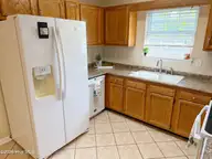 410 S Holly Lane, Swansboro, NC 28584 — 3-bedroom home in Swansboro Heights, Swansboro, NC, photo 8 of 25