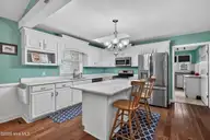 209 River Reach Drive, Swansboro, NC 28584 — 3-bedroom waterfront home in River Reach, Swansboro, NC, photo 16 of 32