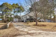 139 Bayshore Street, Sea Level, NC 28577 — 3-bedroom waterfront home in Sea Level Inn, Sea Level, NC, photo 5 of 52: 7-web-or-mls-1S3A7311