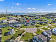 126 Dolphin Bay Estates, Cedar Point, NC 28584 — 3-bedroom waterfront home in Dolphin Bay Estates, Cedar Point, NC, photo 12 of 29: 12_beyc6ab2a75c14a6a