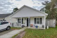 4258 Sunglow Drive, Wilmington, NC 28405 — 3-bedroom home in Azalea Trace, Wilmington, NC, photo 2 of 10: 4258SunglowDrive-3