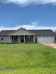 716 Addor Drive, Richlands, NC 28574 — 3-bedroom home in Bradford Estates, Richlands, NC, photo 4 of 47