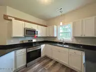 218 Crab Claw Spit Lane, Jacksonville, NC 28546 — 3-bedroom townhome in Towne Pointe, Jacksonville, NC, photo 13 of 43: IMG-1474-jpg