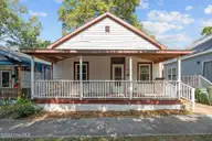 317 Queen Street, Wilmington, NC 28401 — 2-bedroom home in Dawson-Castle Street, Wilmington, NC, photo 1 of 14