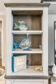137 NW 16th Street, Oak Island, NC 28465 — 3-bedroom home in Pinners Point, Oak Island, NC, photo 13 of 47