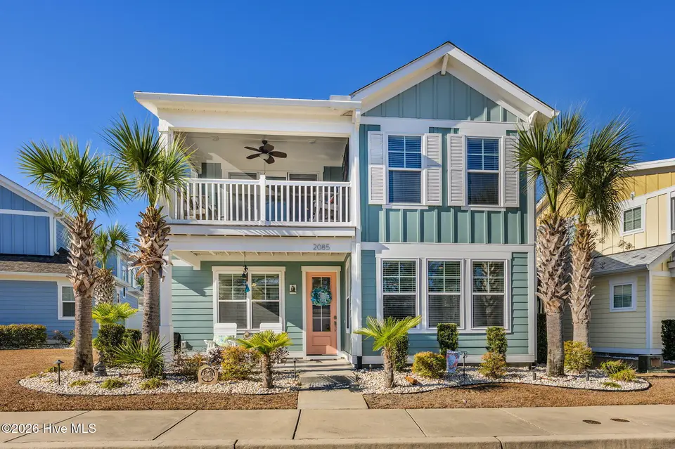 2085 Manor Parc Drive, Calabash, NC 28467 — 3-bedroom waterfront home in Kingfish Bay, Calabash, NC, photo 1 of 41: 46-web-or-mls-39.1 front