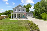 205 Bangor Court, Hubert, NC 28539 — 3-bedroom home in Kingsbridge II, Hubert, NC, photo 2 of 33