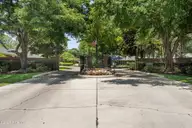 1904 Brewton Court, Wilmington, NC 28403 — 2-bedroom condo in Drayton Square, Wilmington, NC, photo 3 of 30