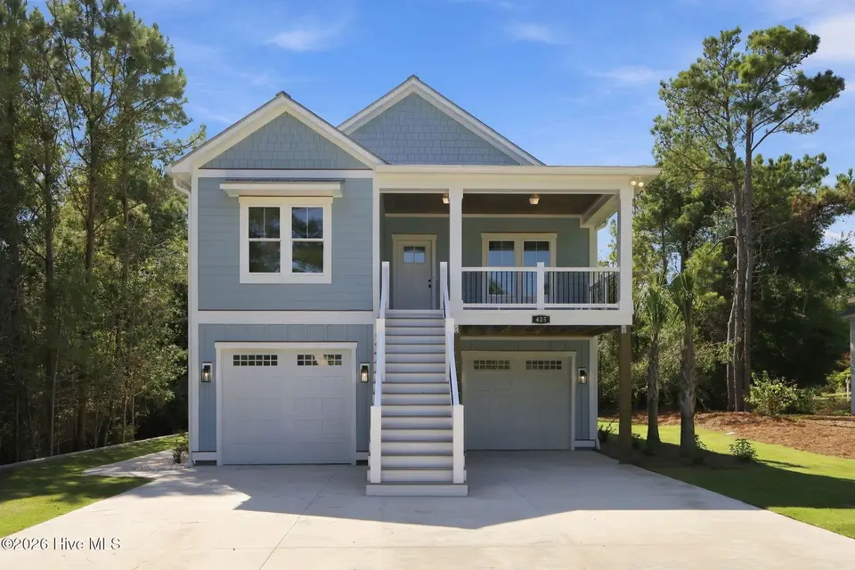 405 Emerald Landing Drive, Emerald Isle, NC 28594 — 4-bedroom waterfront home in Emerald Landing, Emerald Isle, NC, photo 1 of 62: IMG_2039
