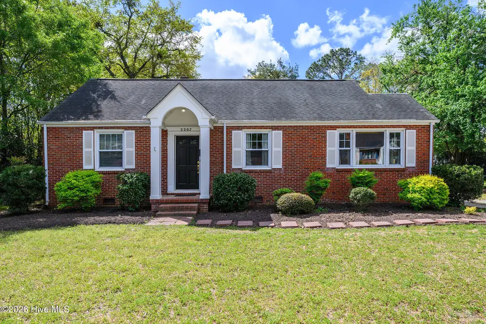 2207 Woodland Avenue, New Bern, NC 28560 — 3-bedroom home in Trent Park, New Bern, NC, photo 1 of 35: 2207 Woodland Avenue, New Bern, NC 28560