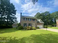 2203 Acorn Circle, Kinston, NC 28504 — 3-bedroom home in Castle Oaks, Kinston, NC, photo 2 of 25