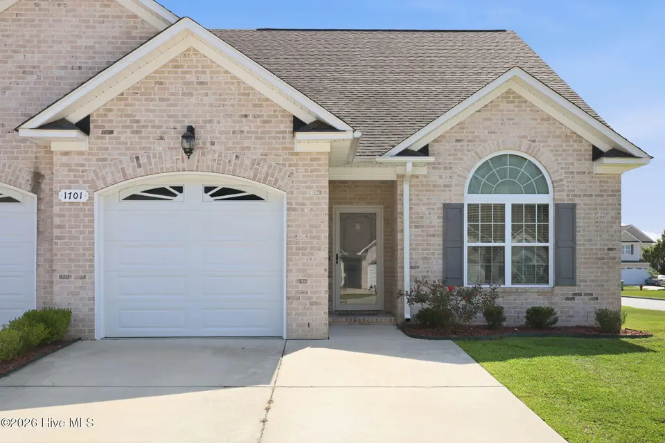 1701 Cambria Drive B, Greenville, NC 27834 — 3-bedroom townhome in Brook Hollow, Greenville, NC, photo 1 of 36: 16-web-or-mls-IMG_0005