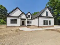 917 Maggie Lane, Elizabeth City, NC 27909 — 4-bedroom waterfront home in Newbegun Land, Elizabeth City, NC, photo 11 of 63: CAM06278G6-PR0047-STILL010
