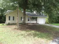 116 Ervin Court, Jacksonville, NC 28546 — 3-bedroom home in Deerfield, Jacksonville, NC, photo 3 of 32