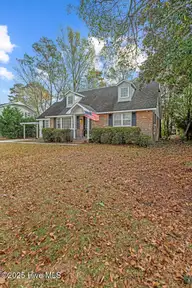 806 Smallwood Drive, Jacksonville, NC 28540 — 4-bedroom home in Northwoods Park, Jacksonville, NC, photo 5 of 49