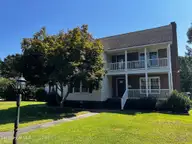 214 E Raintree Lane, Goldsboro, NC 27534 — 4-bedroom home in Raintree, Goldsboro, NC, photo 2 of 19: Raintree