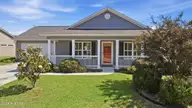 216 Bungalow Drive, New Bern, NC 28562 — 3-bedroom home in Craeberne Forest, New Bern, NC, photo 8 of 53: 216 Bungalow Drive, New Bern, NC 28562
