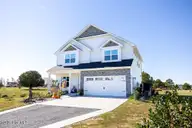 456 Pointe Vista Drive, Elizabeth City, NC 27909 — 4-bedroom waterfront home in The Waters At Sunset Pointe, Elizabeth City, NC, photo 5 of 49