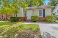 152 Brenda Drive, Jacksonville, NC 28546 — 2-bedroom townhome in Branchwood Townhouse, Jacksonville, NC, photo 3 of 26