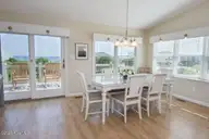 6820 Ocean Drive, Emerald Isle, NC 28594 — 3-bedroom waterfront home in Columbus Square, Emerald Isle, NC, photo 17 of 39: 6820 Ocean Drive