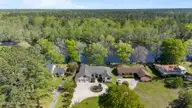 220 Shoreline Drive, New Bern, NC 28562 — 4-bedroom waterfront home in River Bend, New Bern, NC, photo 20 of 70: tempImagegTewnL