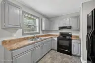 233 Brighton Road, Wilmington, NC 28409 — 3-bedroom home in Waterford Place, Wilmington, NC, photo 3 of 30: 233BrightonRoad-22
